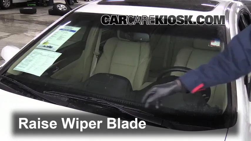 2012 Acura TL 3.5L V6 Balais essuie-glace avant Changer les balais des essuie-glace